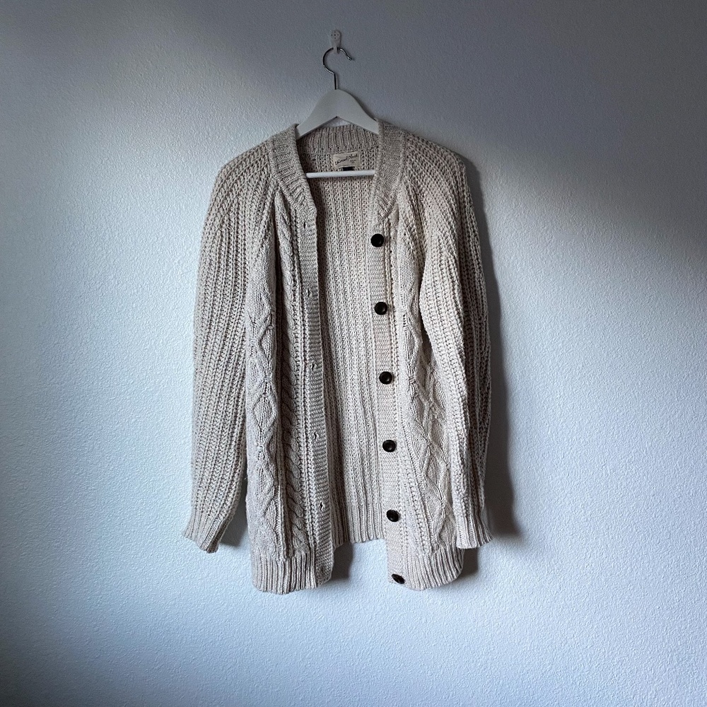 Universal Threads Knit Cozy Grandpa Cardigan in Cream/Beige.